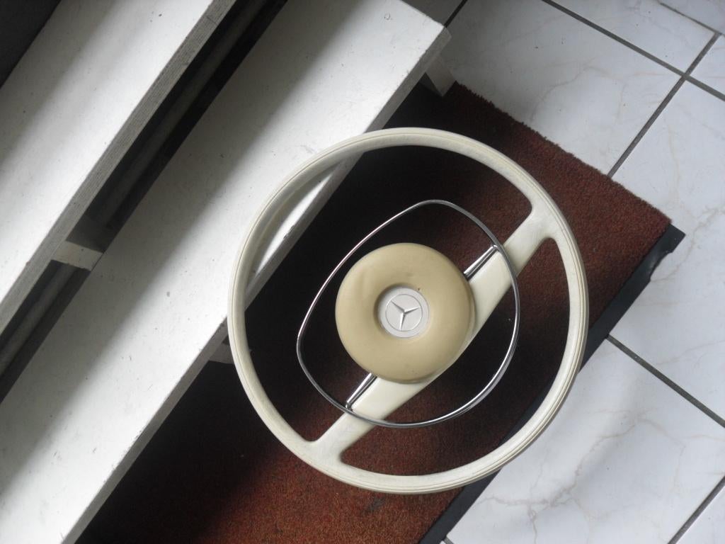 MERCEDES W111 COUPE VAN ZOLDER OVERGEHOUDEN,,, ZOALS WIT+ZW, Ophalen of Verzenden, Gebruikt, Mercedes-Benz