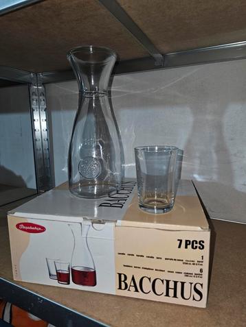 Nieuwe decanter set. Nooit gebruikt  beschikbaar voor biedingen