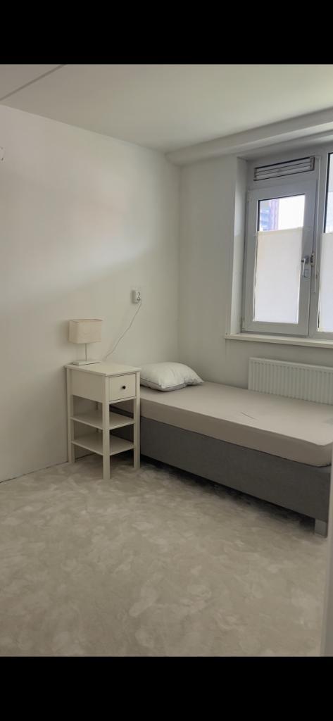 Kamer te huur €1100 .- Amsterdam Zuidas., Huizen en Kamers, Kamers te huur, Amsterdam, 50 m² of meer