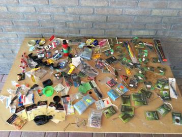 Grote partij divers vismateriaal, alles nieuw beschikbaar voor biedingen