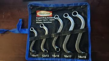 Nieuwe  5 delige  S sleutelset in etui beschikbaar voor biedingen