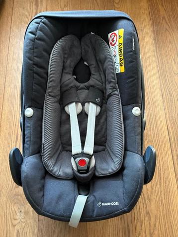 Maxi Cosi Pebble plus met verkleiner beschikbaar voor biedingen