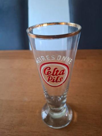 Emaille Celta Pils Meiresonne Glas met Gouden Rand beschikbaar voor biedingen