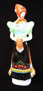 Hollohaza - Groot vrouwenfiguur Matyo (3071), Verzamelen, Beelden en Beeldjes, Ophalen, Zo goed als nieuw, Mens