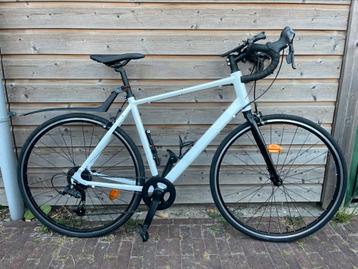 Dames racefiets 1x gebruikt beschikbaar voor biedingen