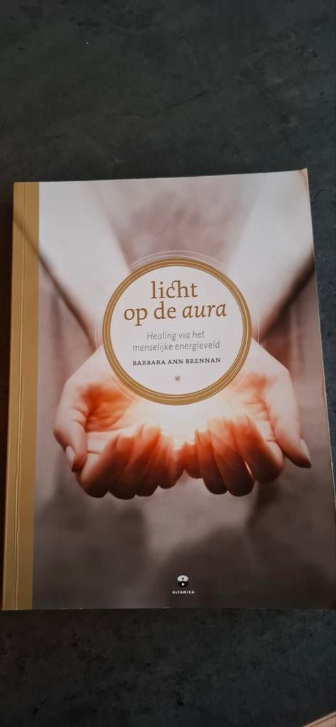 Licht op de Aura - Barbara Ann Brennan, Boeken, Esoterie en Spiritualiteit, Ophalen of Verzenden