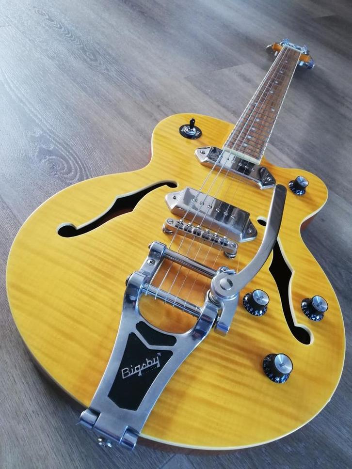 Epiphone wildkat met bigsby. Zo goed als nieuw. Ook Ruil, Muziek en Instrumenten, Snaarinstrumenten | Gitaren | Elektrisch, Zo goed als nieuw