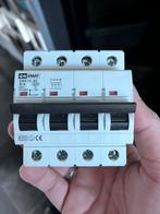 EMAT EMK16-63 3 phase groep, Ophalen of Verzenden, Zo goed als nieuw