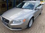 Volvo V70 2.5FT Summum 200PK LEER / ECC / PDC / TREKHAAK, Auto's, Voorwielaandrijving, Gebruikt, Zwart, Traction-control