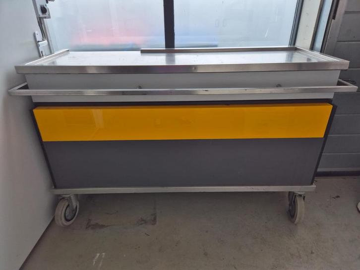 Zwaar barmeubel op stevige wielen met verlichting., Huis en Inrichting, Barren, Zo goed als nieuw, Ophalen