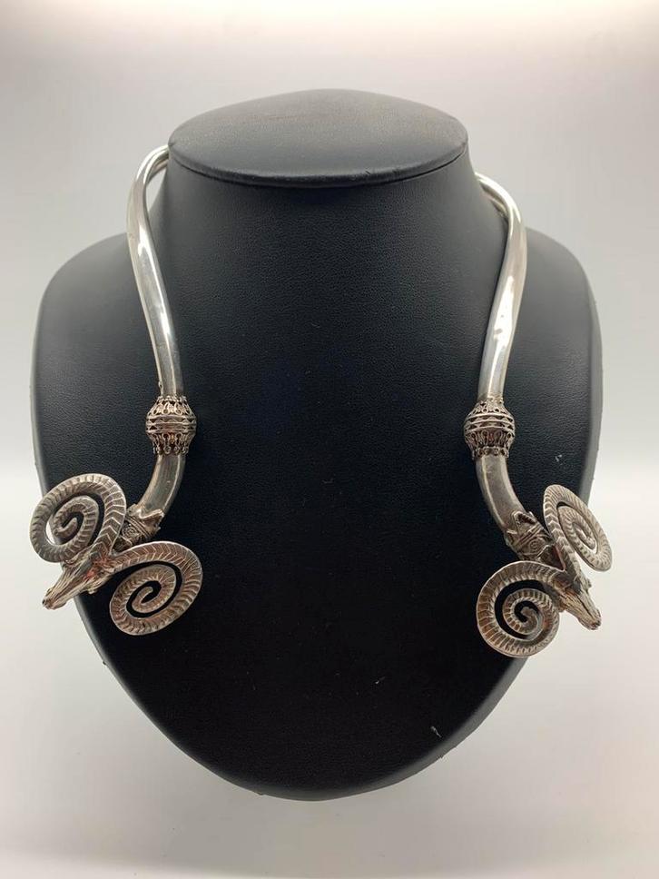 X951 Prachtige zilveren spang rammenkoppen, Sieraden, Tassen en Uiterlijk, Antieke sieraden, Ketting, Zilver, Ophalen of Verzenden