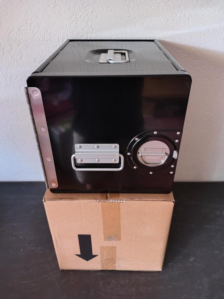 Nieuw Vliegtuig Galley container - box - zwart, Verzamelen, Luchtvaart en Vliegtuigspotten, Nieuw, Kaart, Foto of Prent, Ophalen of Verzenden