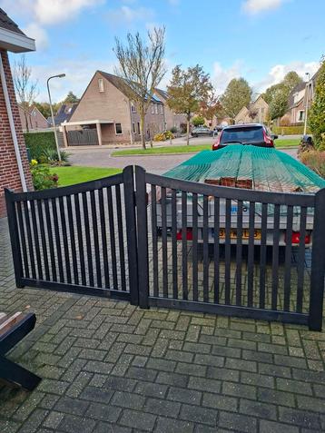 Dubbele poort 3 mtr breed 2x150 cm Zeer luxe poort 75% korti beschikbaar voor biedingen