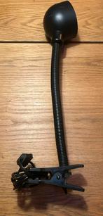 Zwarte flexibele bureaulamp met klem, Gebruikt, Minder dan 30 watt, Soft of Flame, Gloeilamp