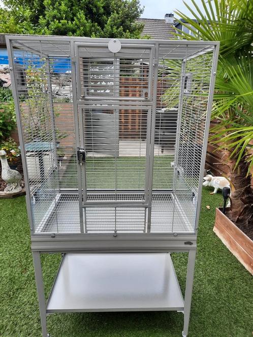 Nieuwe Montana Madeira single, Dieren en Toebehoren, Vogels | Hokken en Kooien, Zo goed als nieuw, Vogelkooi, Metaal, Ophalen