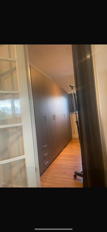 Twee kooie kasten doe een leuk bod!