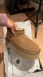 UGG Ultra Platform 36 Chestnut NIEUW, Kleding | Dames, Schoenen, UGG, Bruin, Nieuw, Ophalen of Verzenden