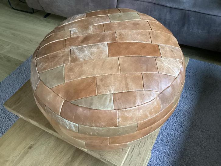 Vintage Leren Poef, Huis en Inrichting, Banken | Voetenbanken en Poefen, Gebruikt, Minder dan 50 cm, Rond, Leer, Ophalen of Verzenden