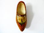 Een Hollandse houten klomp beschilderd met een zeilbootje, Ophalen of Verzenden