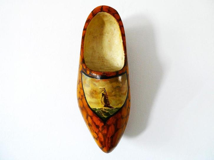 Een Hollandse houten klomp beschilderd met een zeilbootje, Antiek en Kunst, Curiosa en Brocante, Ophalen of Verzenden
