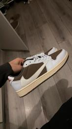 Travis Scott Reverse Mocha - Maat 42 - Nieuw!, Ophalen of Verzenden, Nieuw, Bruin, Sneakers of Gympen