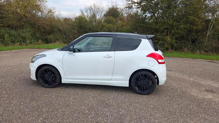 Suzuki Swift 1.6 3D Sport 2014 Wit, Auto's, Suzuki, Particulier, Swift, ABS, Airbags, Airconditioning, Alarm, Bluetooth, Bochtverlichting