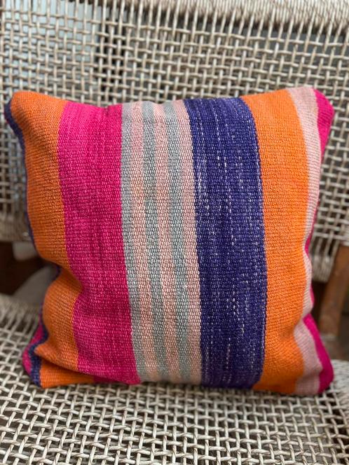 Handgemaakt kussen, Huis en Inrichting, Woonaccessoires | Kussens, Nieuw, Vierkant, Ophalen of Verzenden