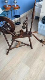 Antiek spinnenwiel uit 1935, Hobby en Vrije tijd, Spinnewielen en Spinnen, Ophalen, Zo goed als nieuw, Spinnewiel