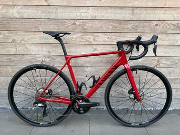 Canyon Ultimate CF SL 8 maat Medium Shimano Ultegra Di2 12s beschikbaar voor biedingen