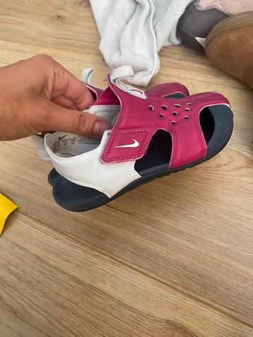 Nike sunray protect sandalen roze beschikbaar voor biedingen