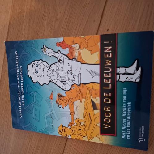 Mark Mieras - Voor de leeuwen!, Boeken, Wetenschap, Zo goed als nieuw, Ophalen of Verzenden