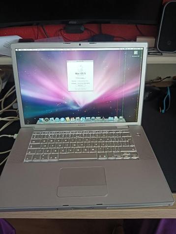 Apple laptop en desktop met scherm beschikbaar voor biedingen