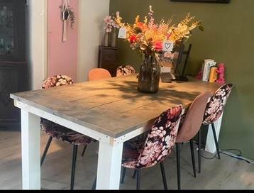 Eettafel met bank 200x100 beschikbaar voor biedingen