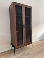 Kast: Zuiver Hardy Walnoot, Ophalen, Met deur(en), Scandinavisch, 50 tot 100 cm