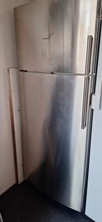 GRATIS kapotte RVS koelkast, Witgoed en Apparatuur, Koelkasten en IJskasten, Ophalen, 200 liter of meer, 160 cm of meer, Niet werkend