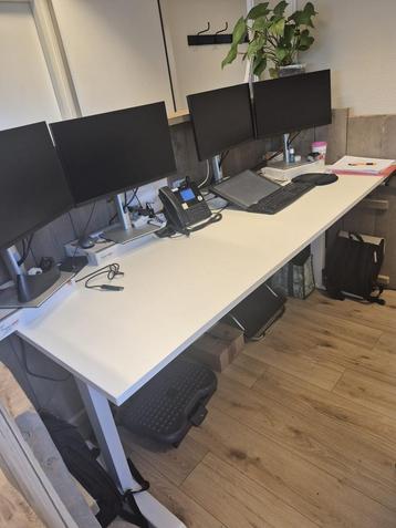 Verstelbaar bureau