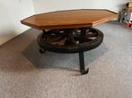 Unieke salontafel met wagenwiel onderstel, Gebruikt, 100 tot 150 cm, Ophalen of Verzenden, Overige vormen