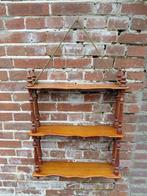 Biedermeier mahonie gepolitourde hangetagere met pinakels., Antiek en Kunst, Ophalen of Verzenden