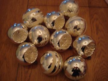 12 Vintage Duitse kerst ballen, 5 met deuk, 7 beschilderd beschikbaar voor biedingen