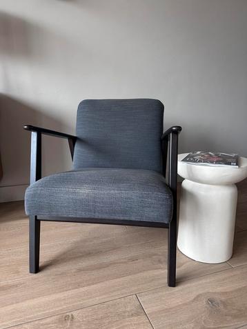 Stijlvolle IKEA EKENÄSET Fauteuil – Donkergrijs/hout beschikbaar voor biedingen