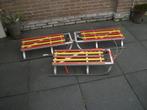 Aluminium sleeen met houten zitting rood/geel 80cm, Ophalen, Gebruikt