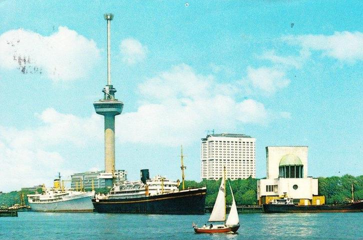ROTTERDAM,- 2 Passagiersschepen voor de Euromast. 11-02, Verzamelen, Ansichtkaarten | Nederland, Gelopen, Zuid-Holland, 1960 tot 1980