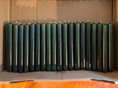 60 vintage nieuwe groene kaarsen van de Bijenkorf, Huis en Inrichting, Woonaccessoires | Kandelaars en Kaarsen, Nieuw, Kaars, Minder dan 25 cm