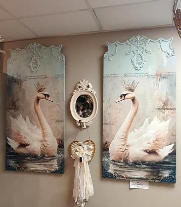 Set van twee  wandpanelen met zwanen beschikbaar voor biedingen