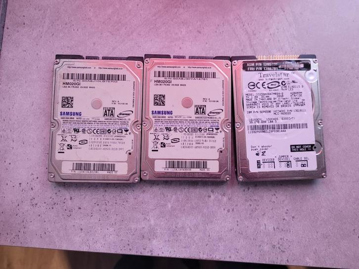 Vintage 1 x 20gb ide schijf 2 x 20gb sata schijf  2,5inch, Computers en Software, Harde schijven, Ophalen
