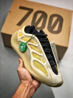 Yeezy 700 wit, Ophalen of Verzenden, Nieuw