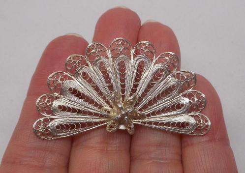 Zilveren filigrain broche waaier nr.404, Sieraden, Tassen en Uiterlijk, Broches, Zo goed als nieuw, Zilver, Zilver, 4 tot 7 cm