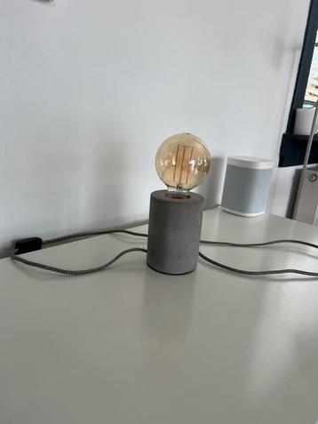 Lamp beschikbaar voor biedingen