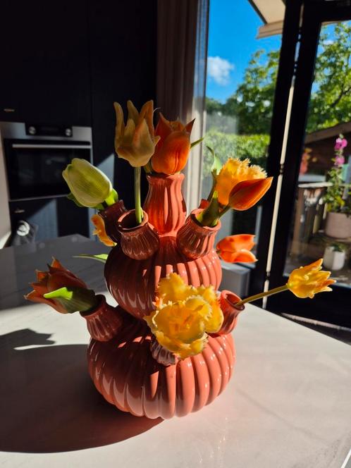 Flamingoroze tulpenvaas met kunst tulpen, Huis en Inrichting, Woonaccessoires | Vazen, Zo goed als nieuw, Minder dan 50 cm, Ophalen of Verzenden
