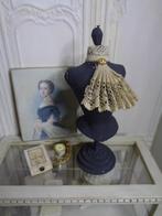 Jabot buste . Poppenhuis 1:12 fotonr br79)*, Ophalen of Verzenden, Nieuw, Poppenhuis